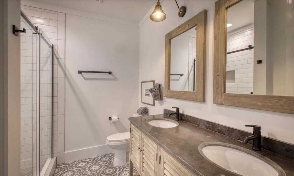Photo of Bathroom in Melrose on the Beach