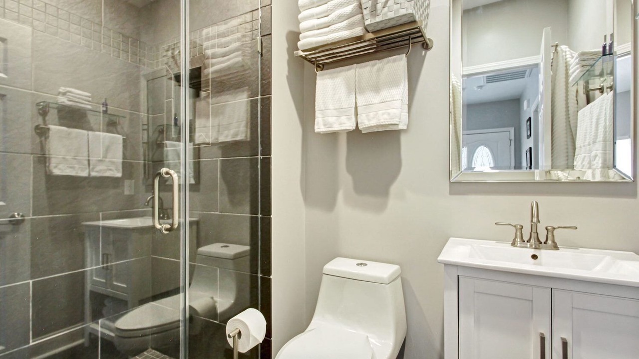 Photo of Bathroom in Metropolitan