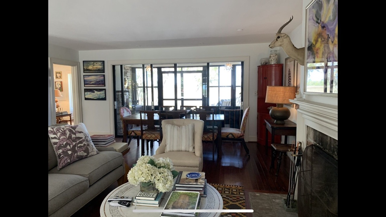 Photo of Livingroom in West Ashley