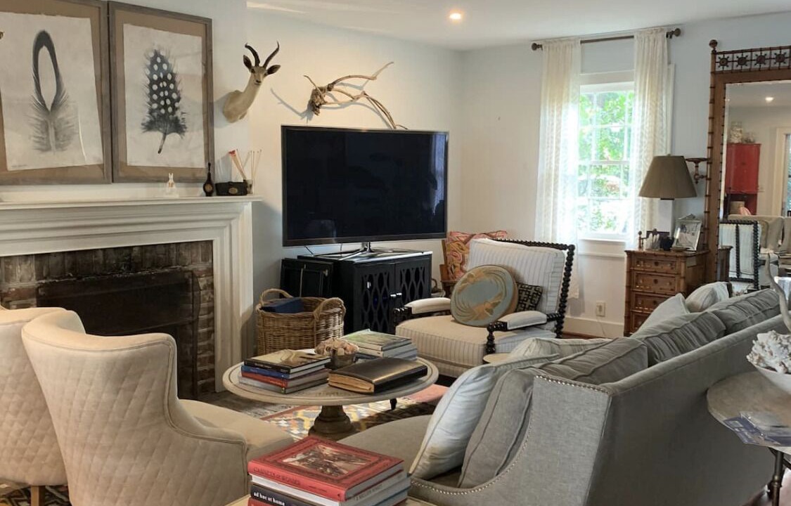 Photo of Livingroom in West Ashley