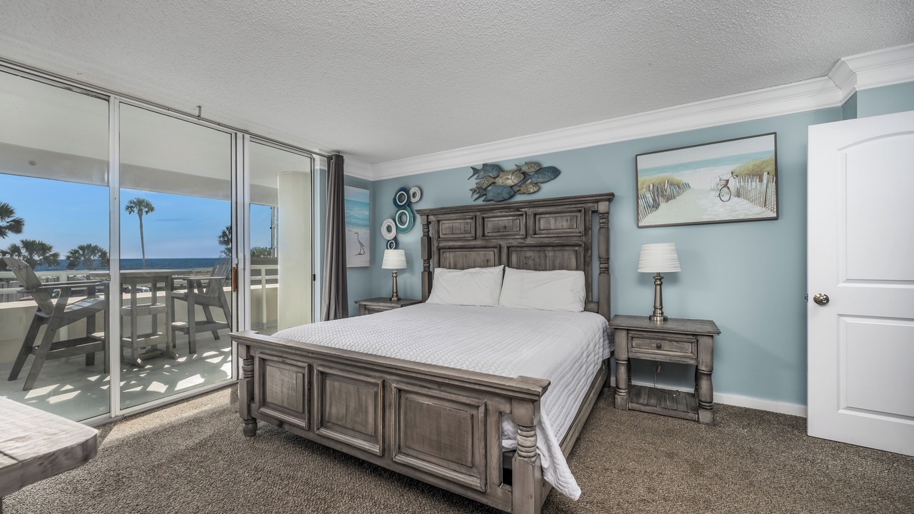 Photo of Bedroom in Arcadian Shores