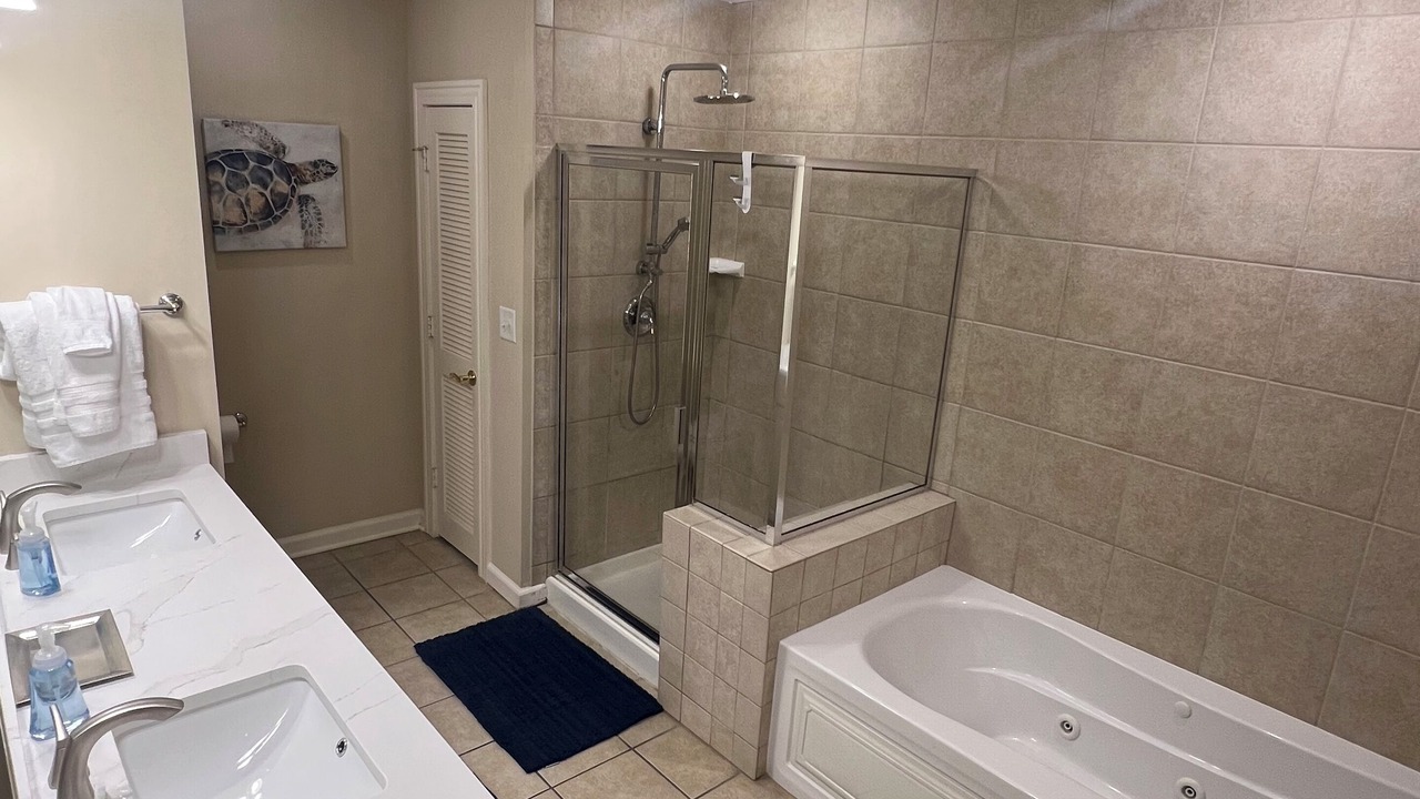 Photo of Bathroom in Arcadian Shores