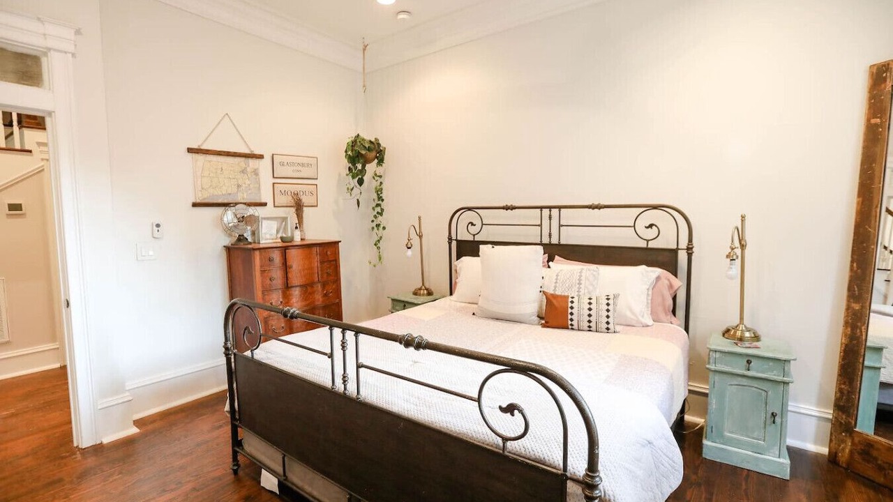 Photo of Bedroom in Summerville Historic District