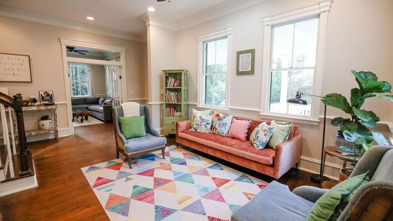 Photo of Livingroom in Summerville Historic District