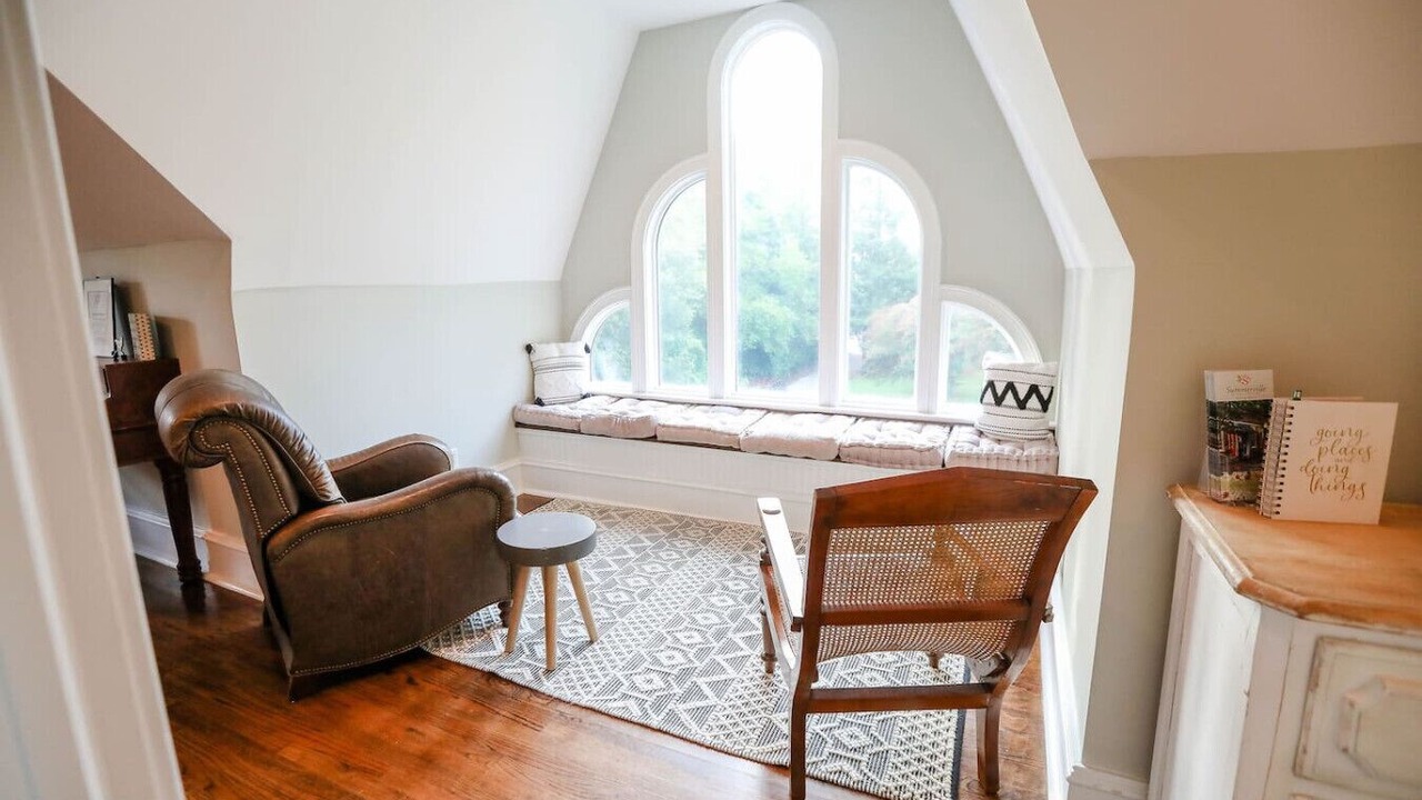 Photo of Bedroom in Summerville Historic District