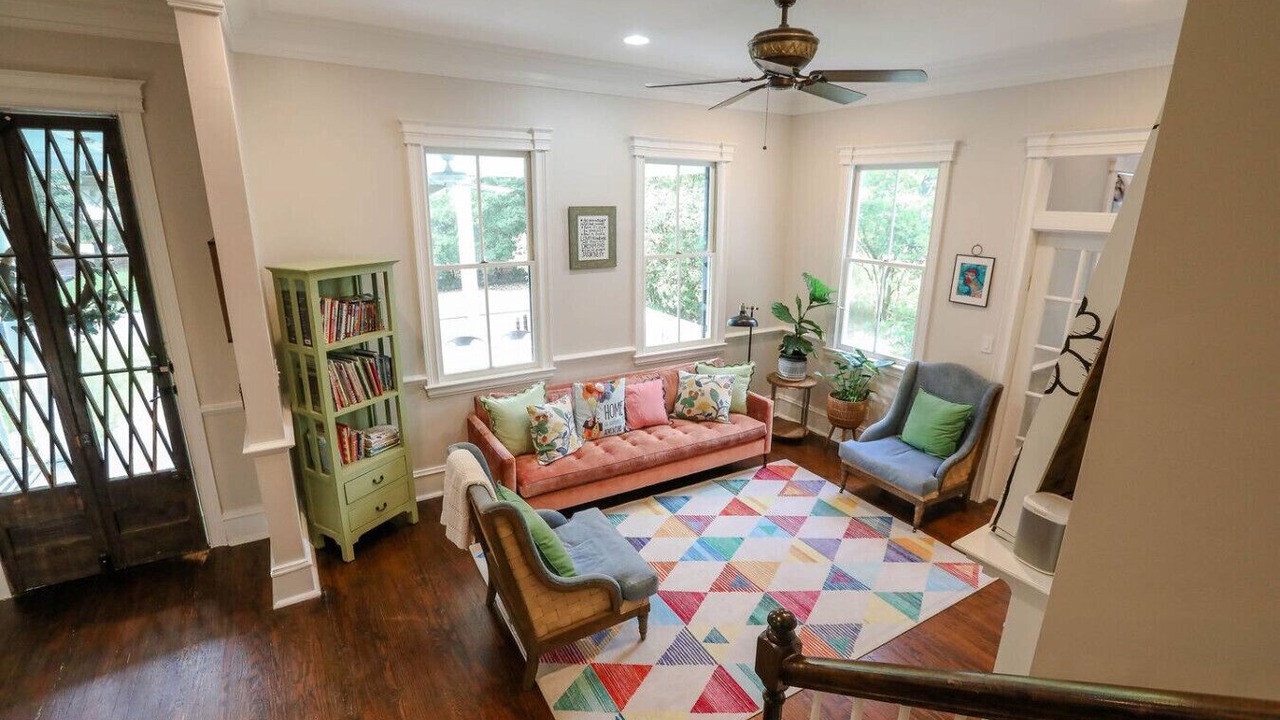 Photo of Livingroom in Summerville Historic District