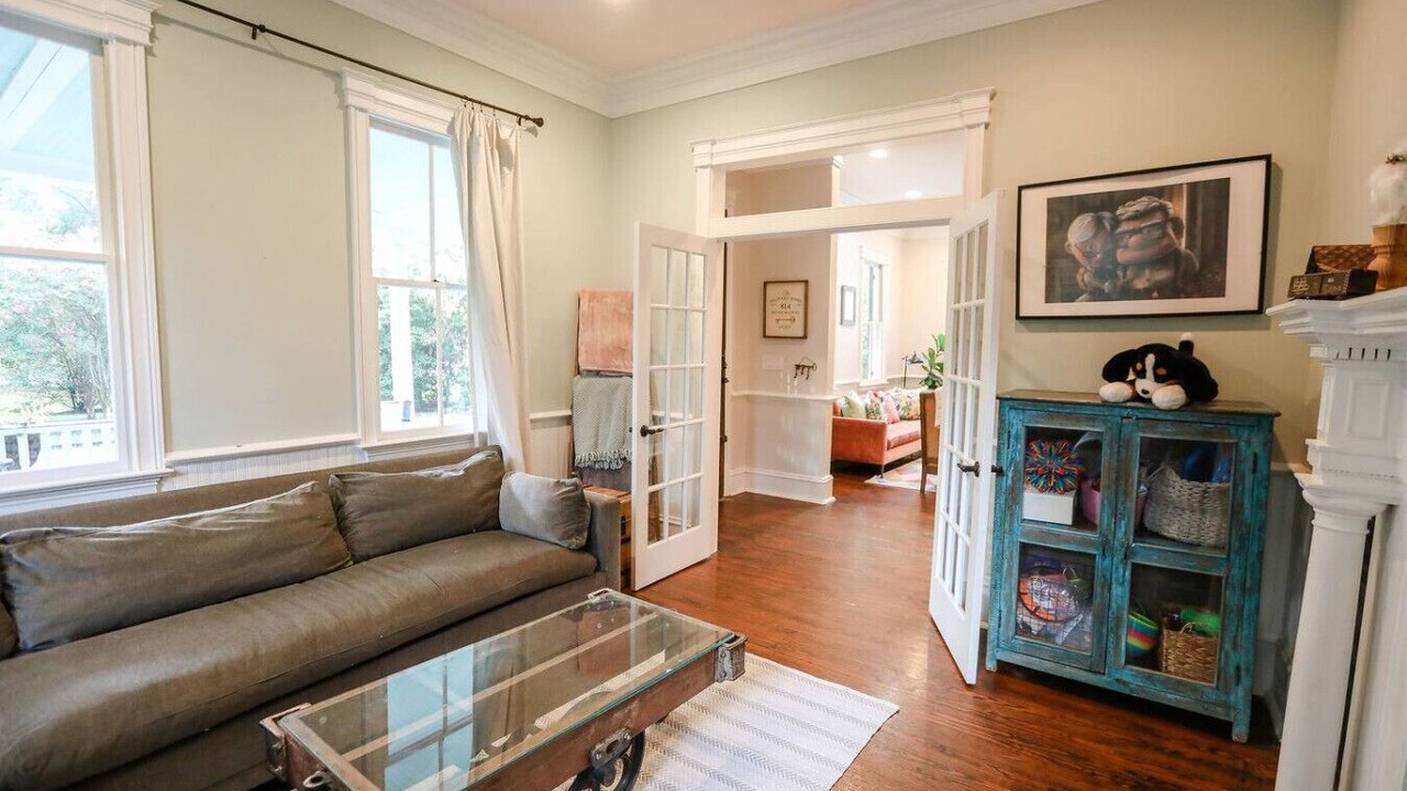 Photo of Livingroom in Summerville Historic District