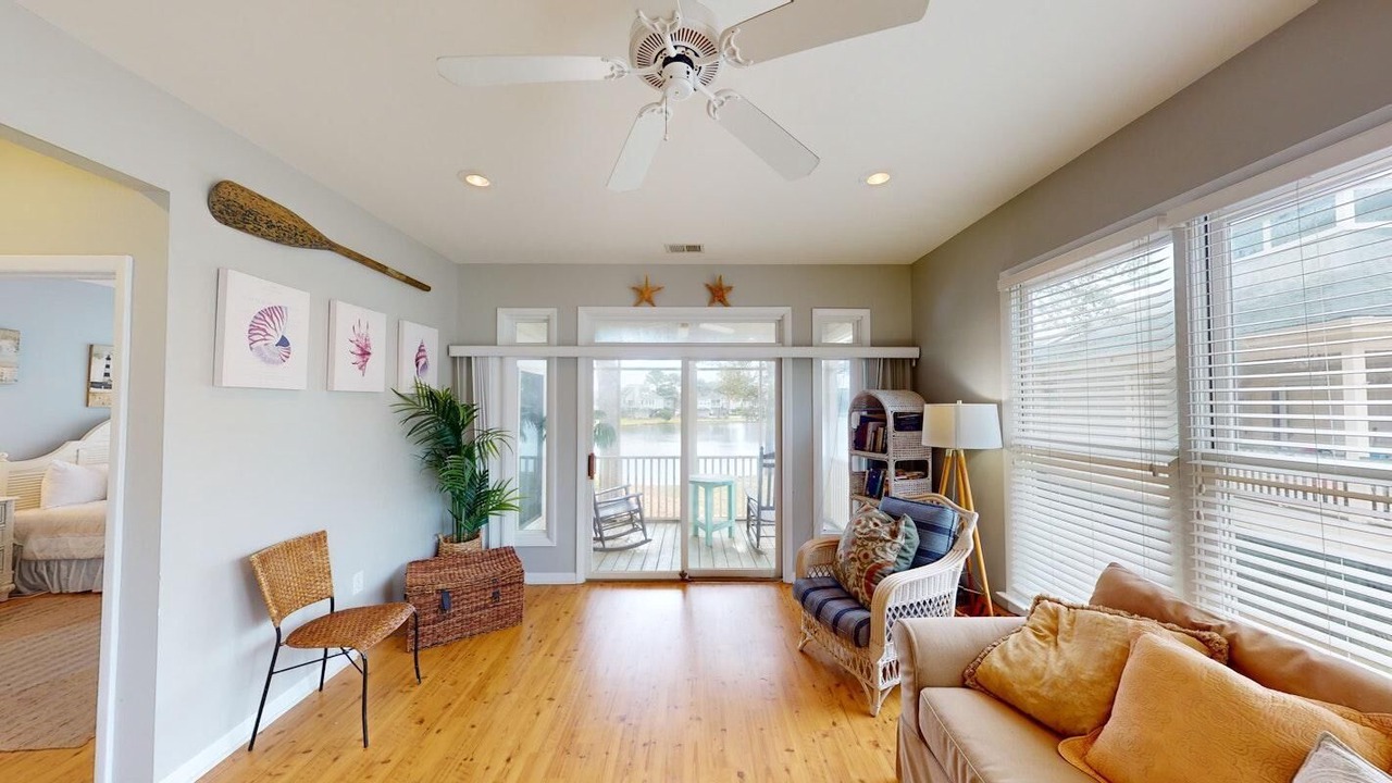 Photo of Livingroom in Litchfield by the Sea