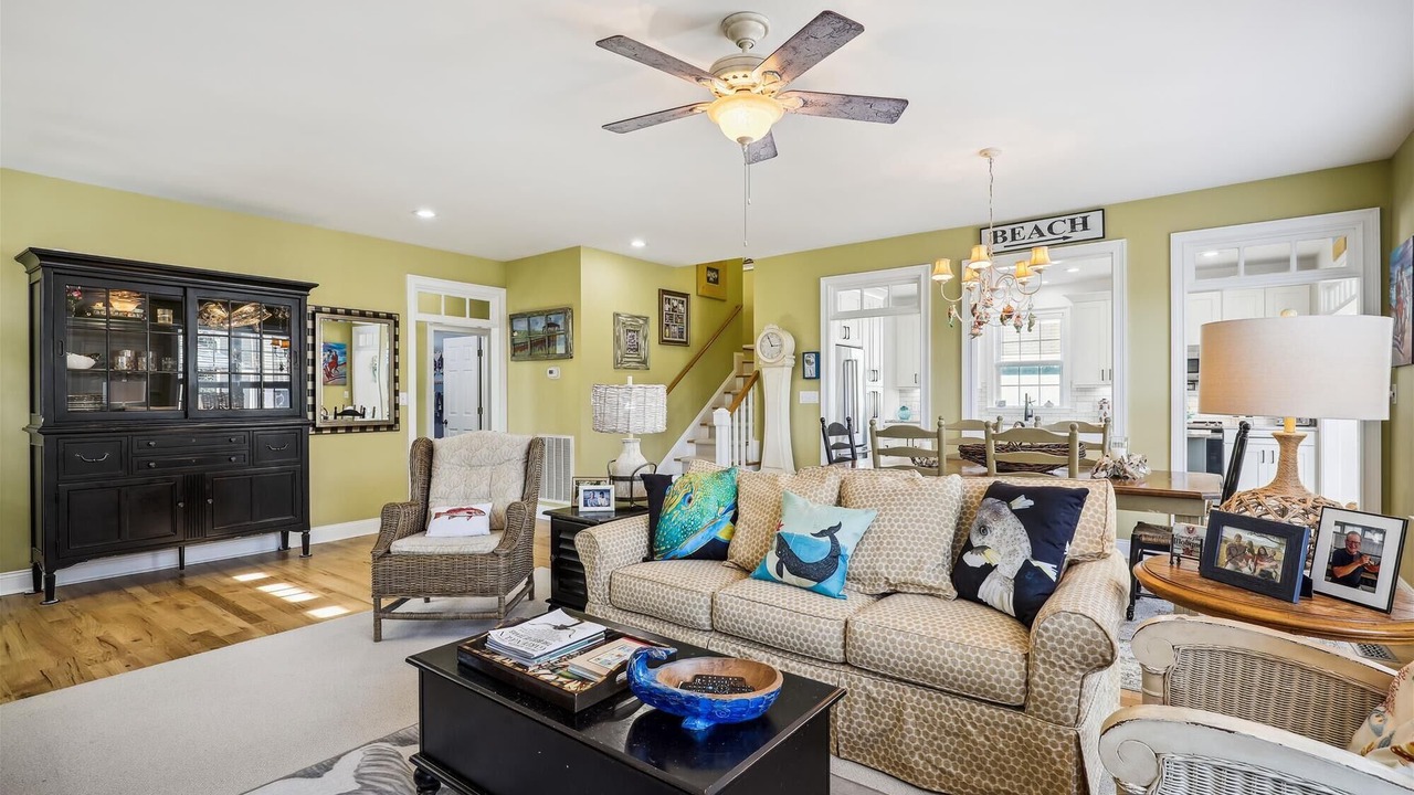 Photo of Livingroom in North Litchfield Beach