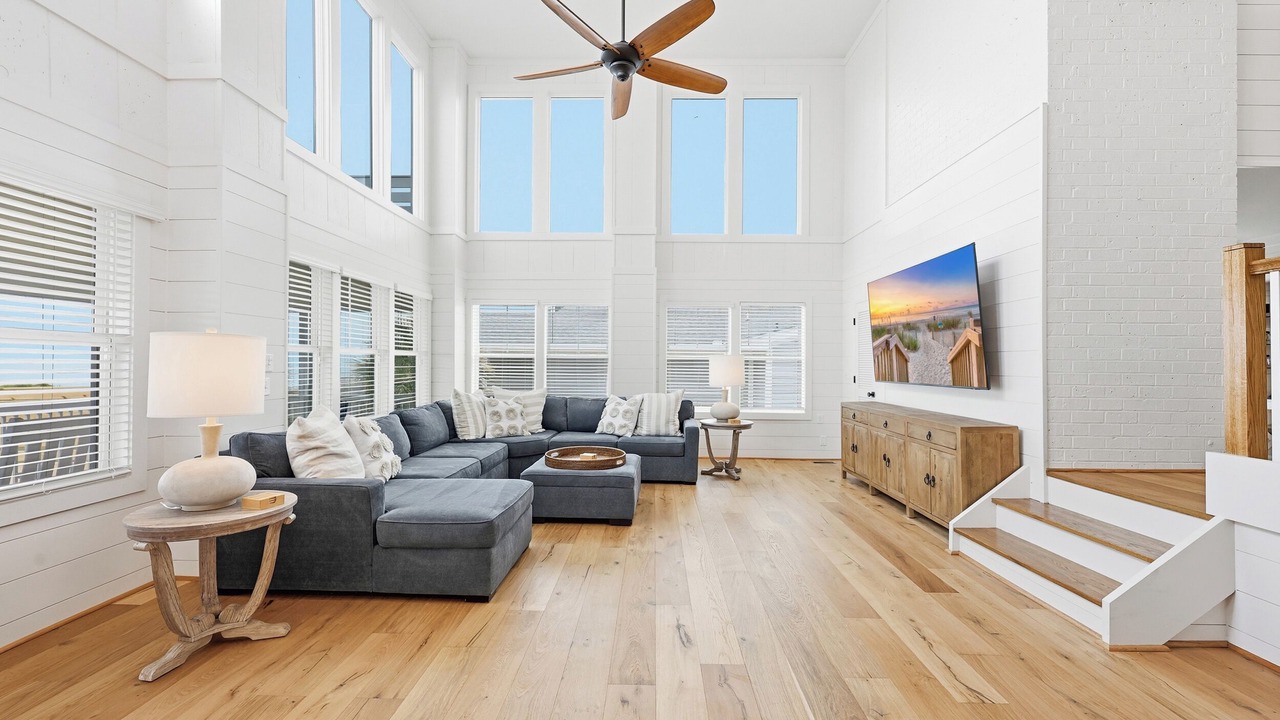 Photo of Livingroom in North Litchfield Beach