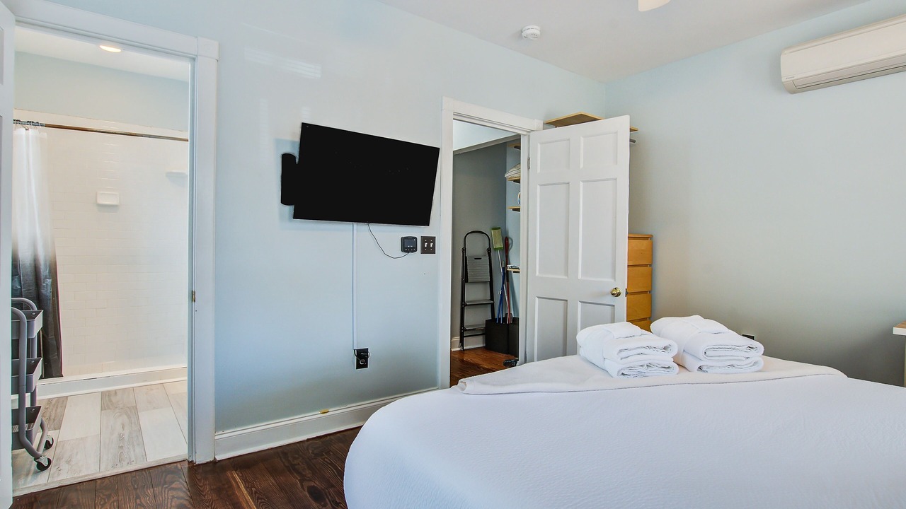 Photo of Bedroom in Downtown Charleston