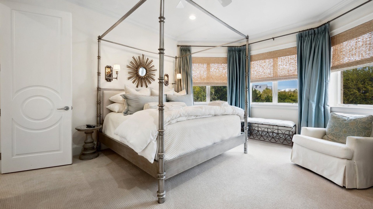 Photo of Bedroom in Debordieu Colony