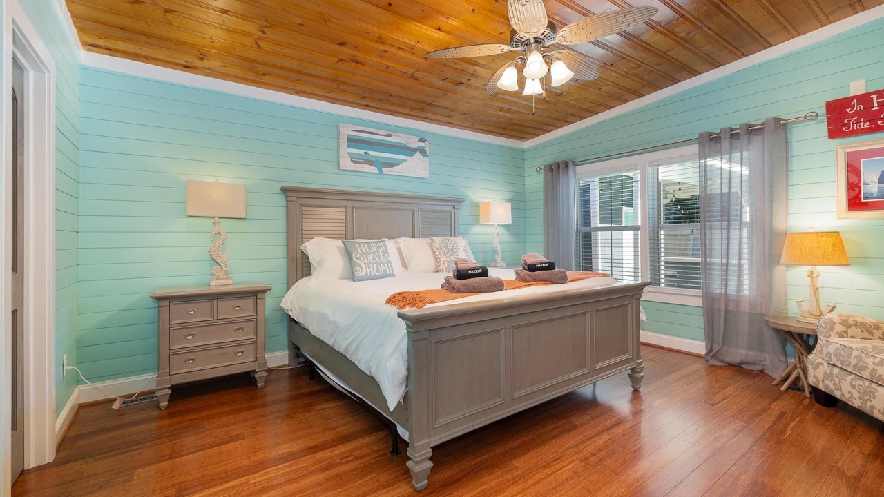 Photo of Bedroom in Crescent Beach