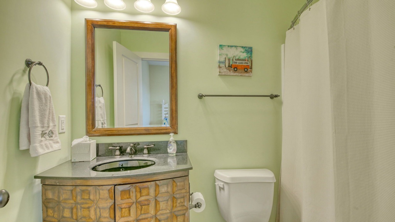 Photo of Bathroom in Garden City