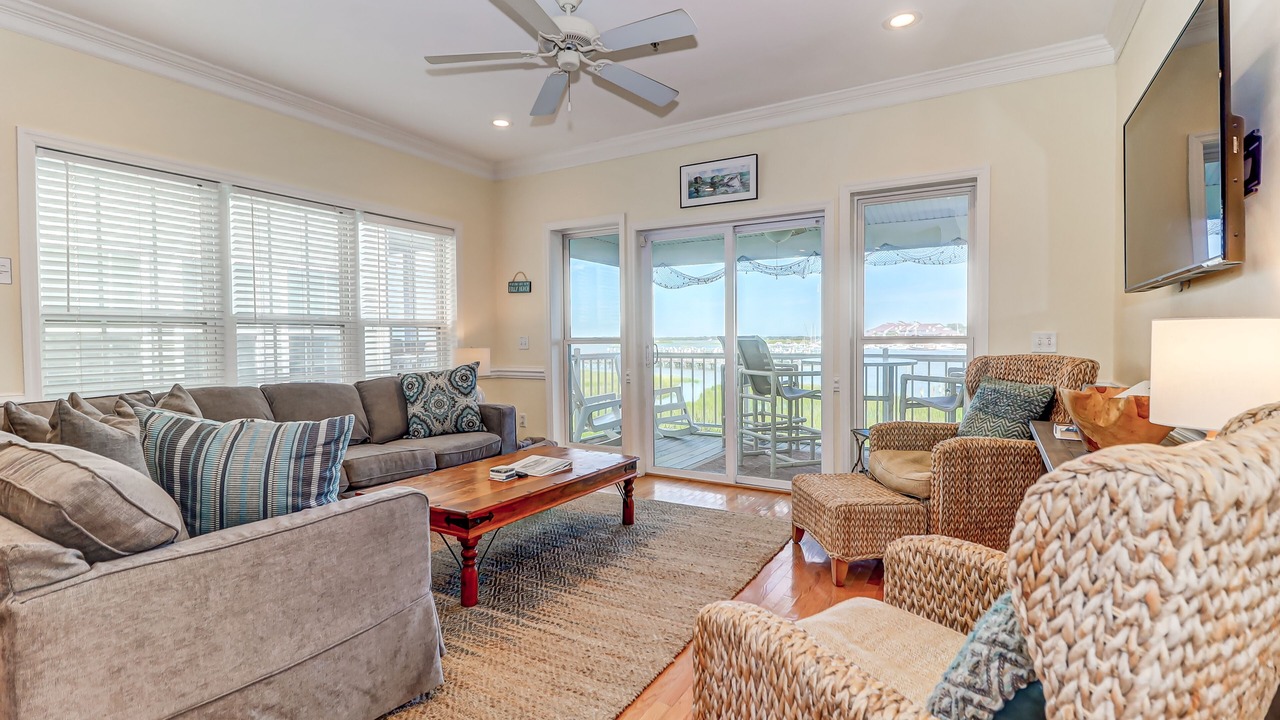 Photo of Livingroom in Waters Edge