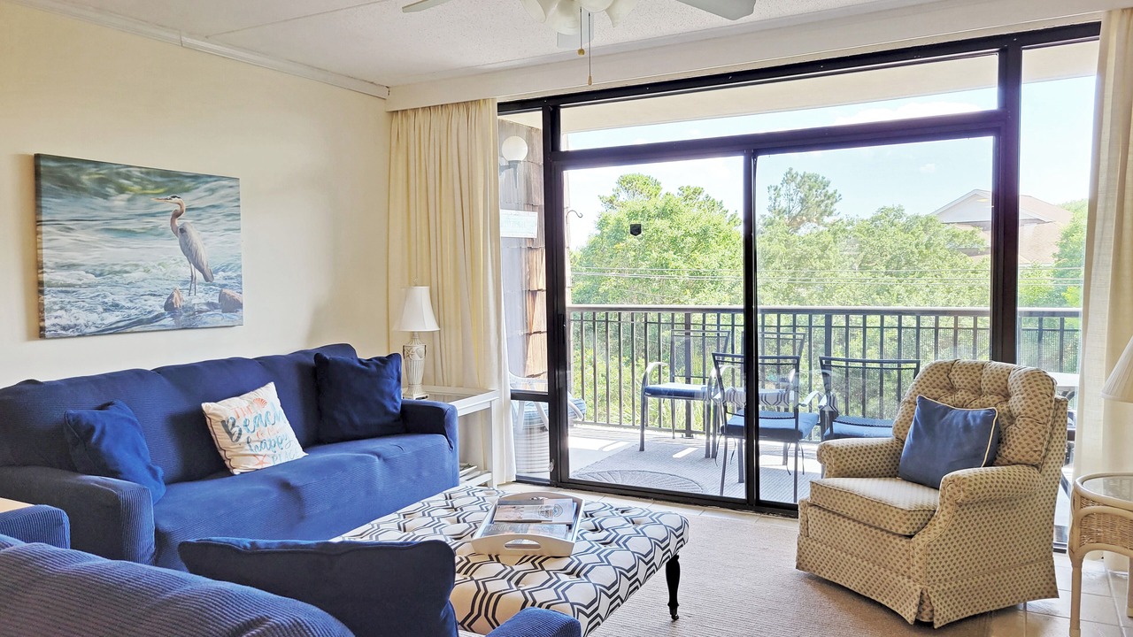 Photo of Livingroom in North Litchfield Beach