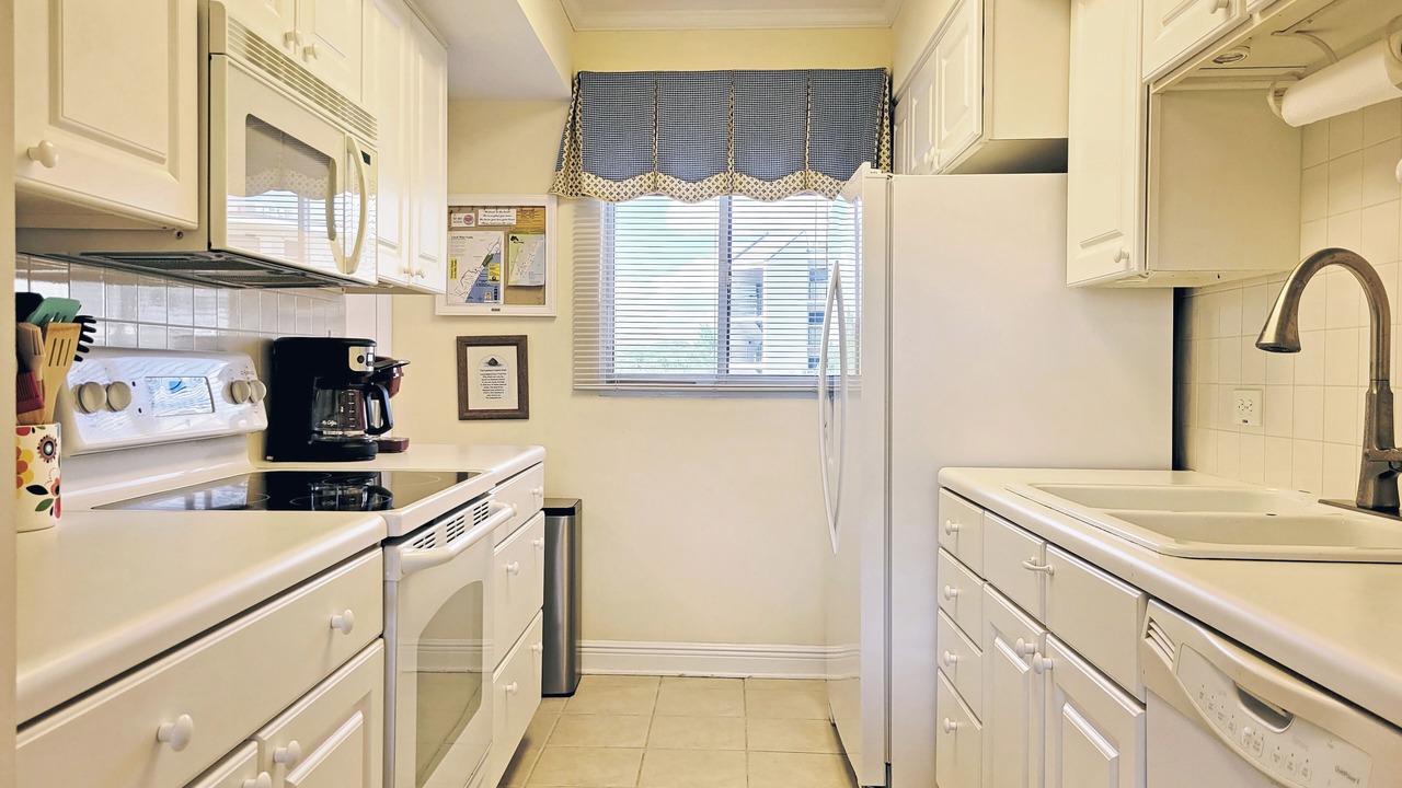Photo of Kitchen in North Litchfield Beach