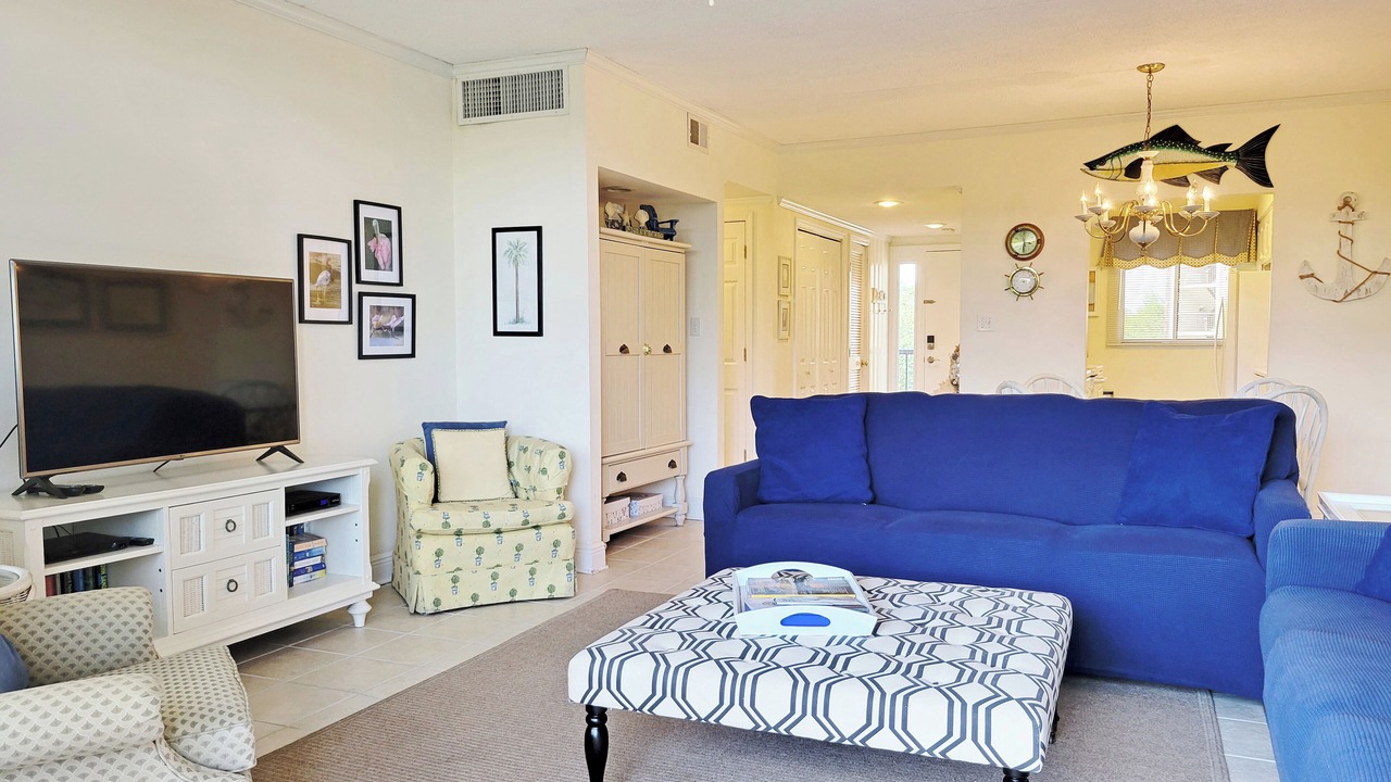 Photo of Livingroom in North Litchfield Beach