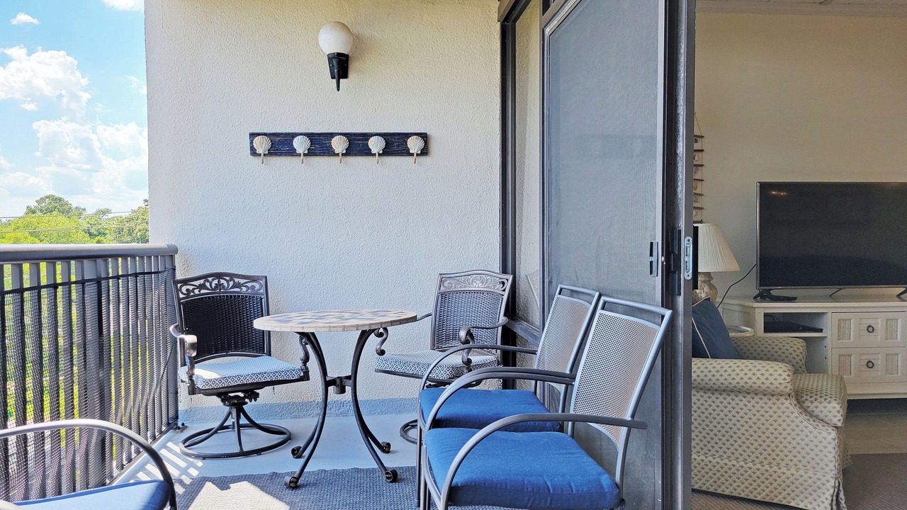 Photo of Patio Balcony in North Litchfield Beach