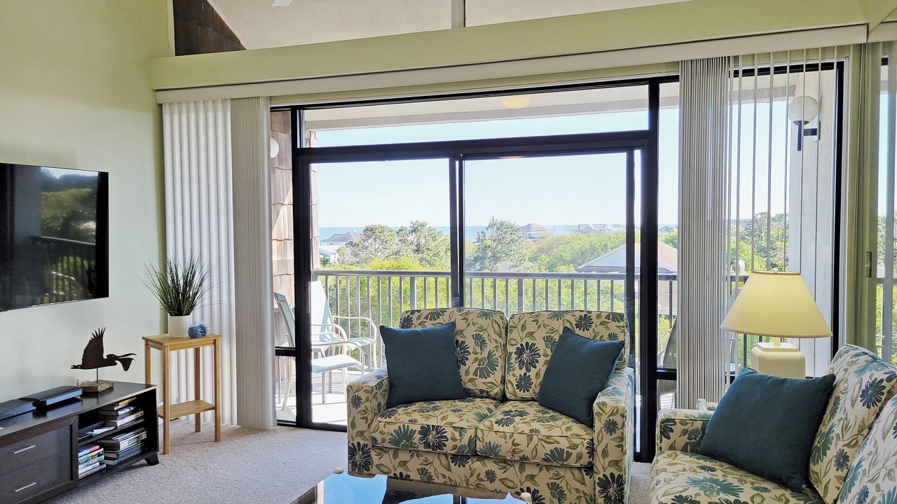 Photo of Livingroom in North Litchfield Beach