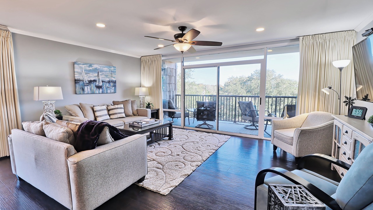 Photo of Livingroom in North Litchfield Beach