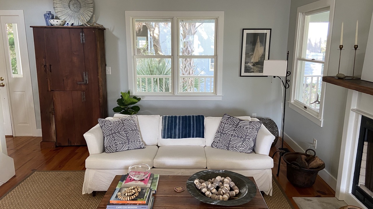 Photo of Livingroom in Sullivan's Island