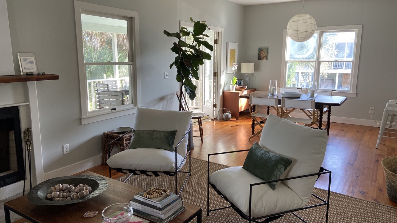 Photo of Livingroom in Sullivan's Island