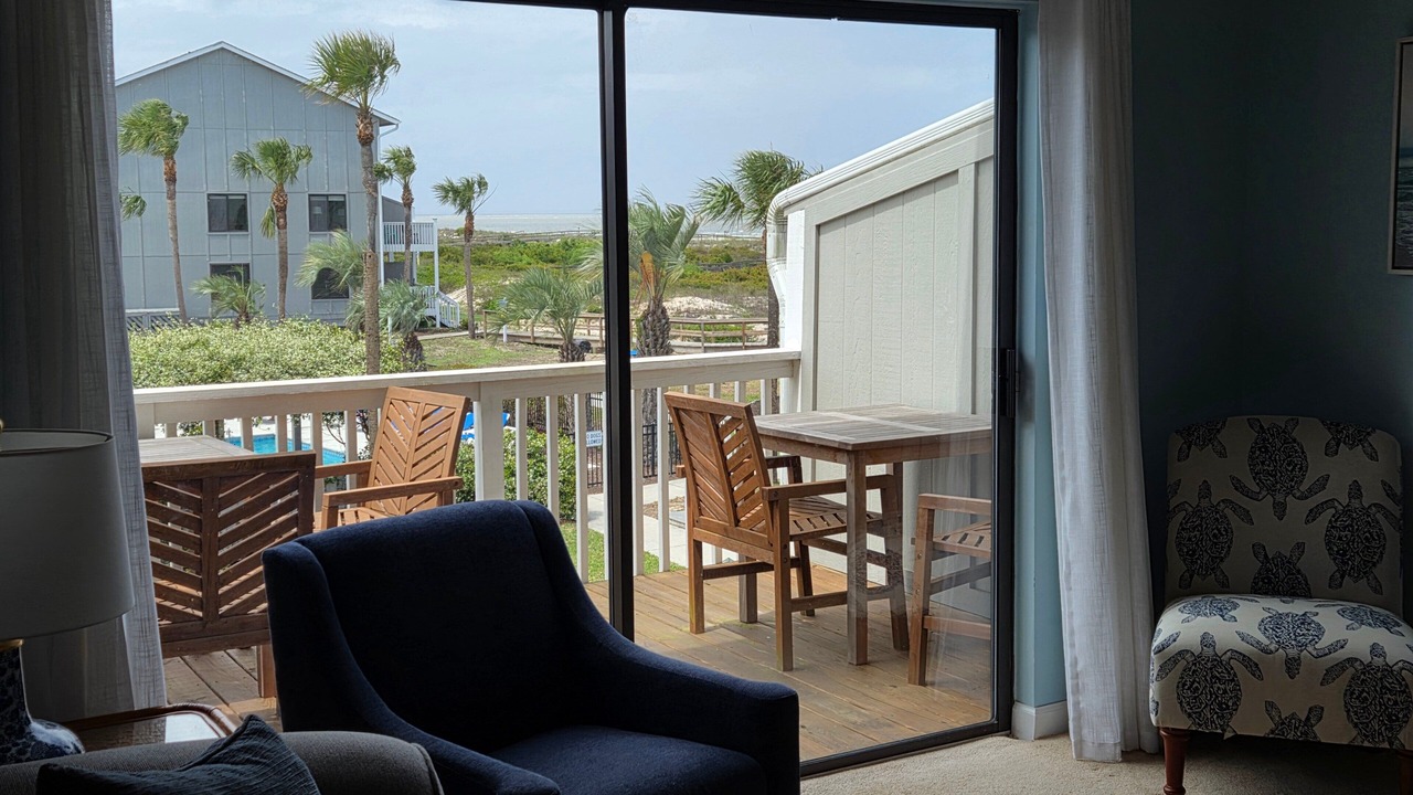 Photo of Livingroom in Oceanmarsh Subdivision