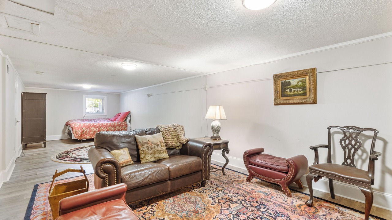 Photo of Livingroom in Harleston Village