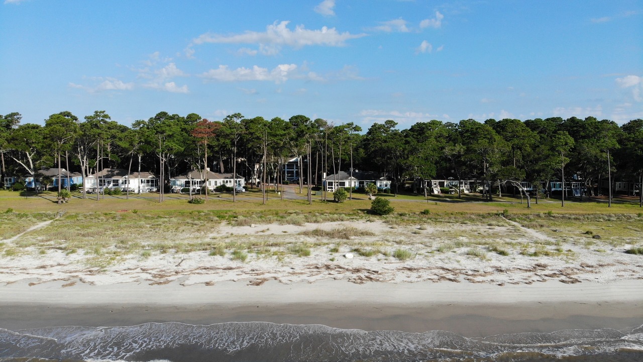 Photo of Others in Melrose on the Beach