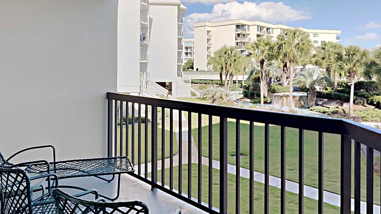 Photo of Patio Balcony in Litchfield by the Sea