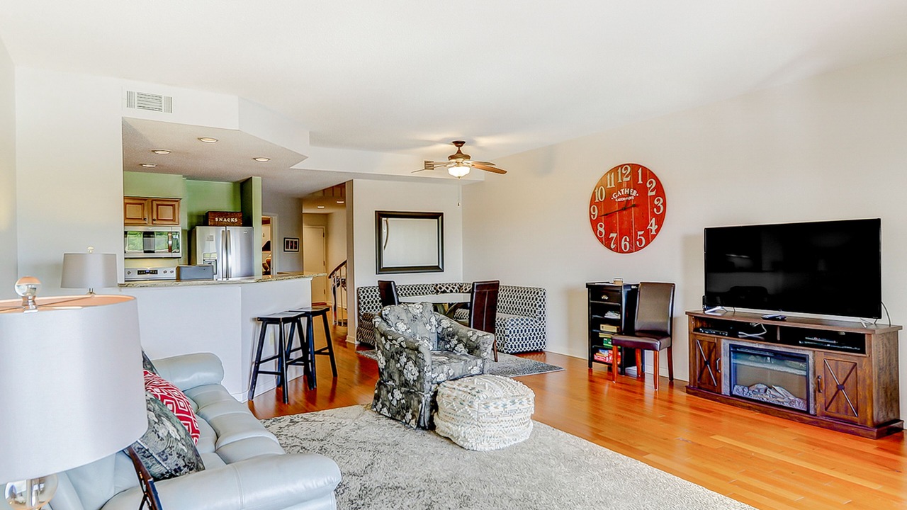 Photo of Livingroom in Shelter Cove