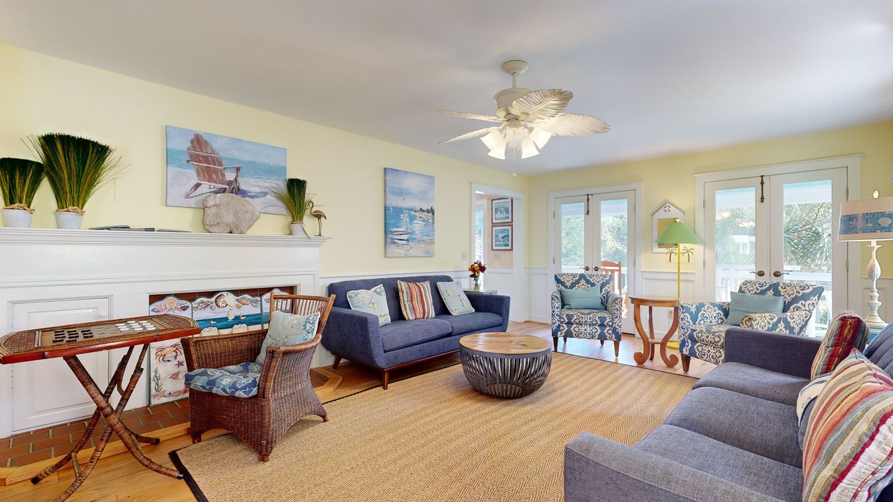 Photo of Livingroom in Sullivan's Island
