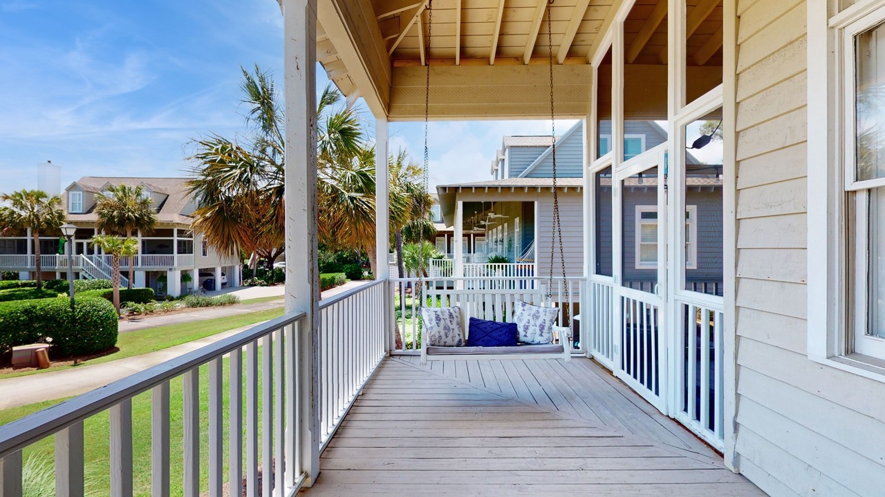 Photo of Patio Balcony in Litchfield by the Sea