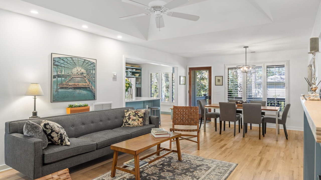 Photo of Livingroom in West Beach