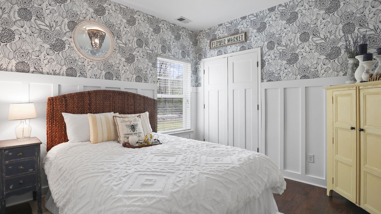 Photo of Bedroom in Summerville