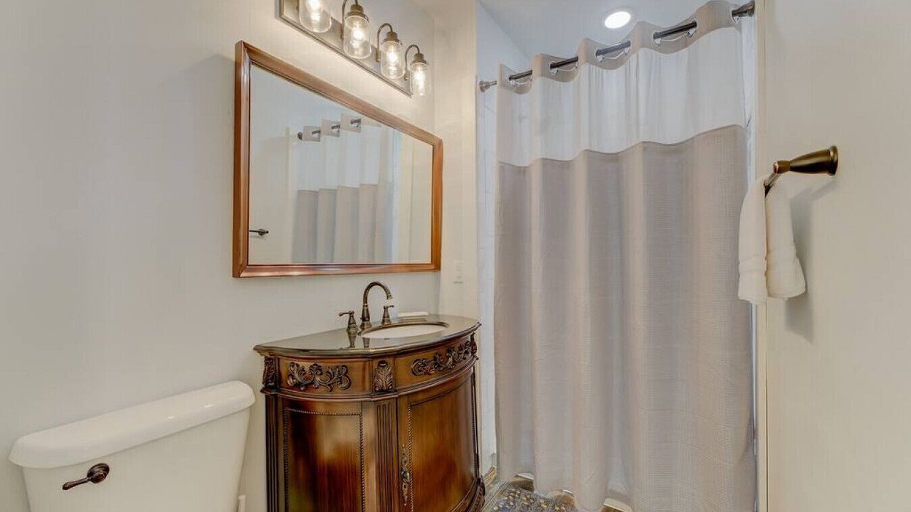 Photo of Bathroom in Rosewood