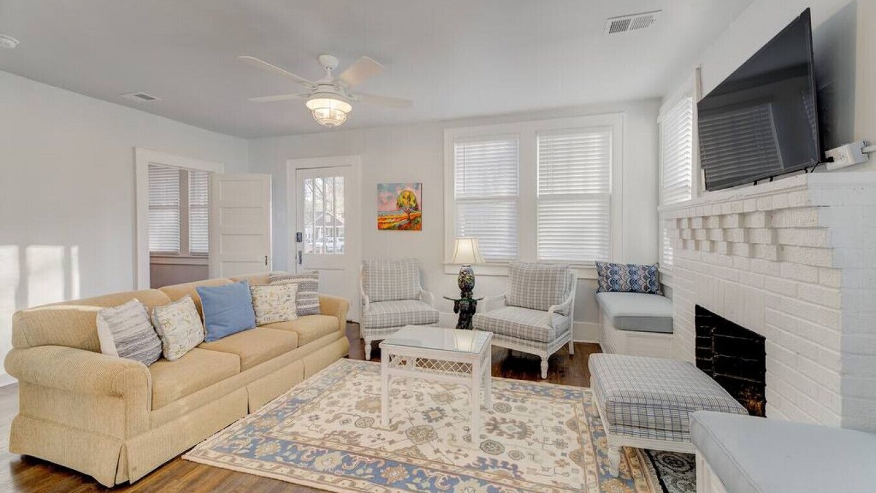 Photo of Livingroom in Rosewood
