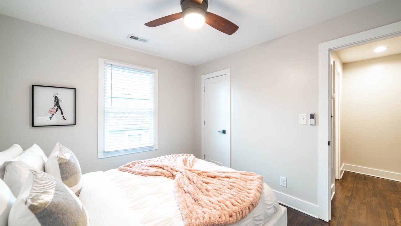 Photo of Bedroom in Villa Heights