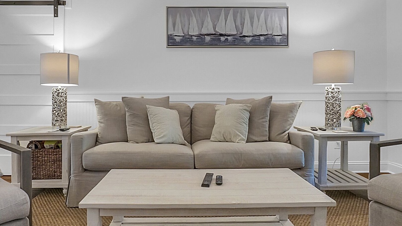 Photo of Livingroom in Twin Oaks