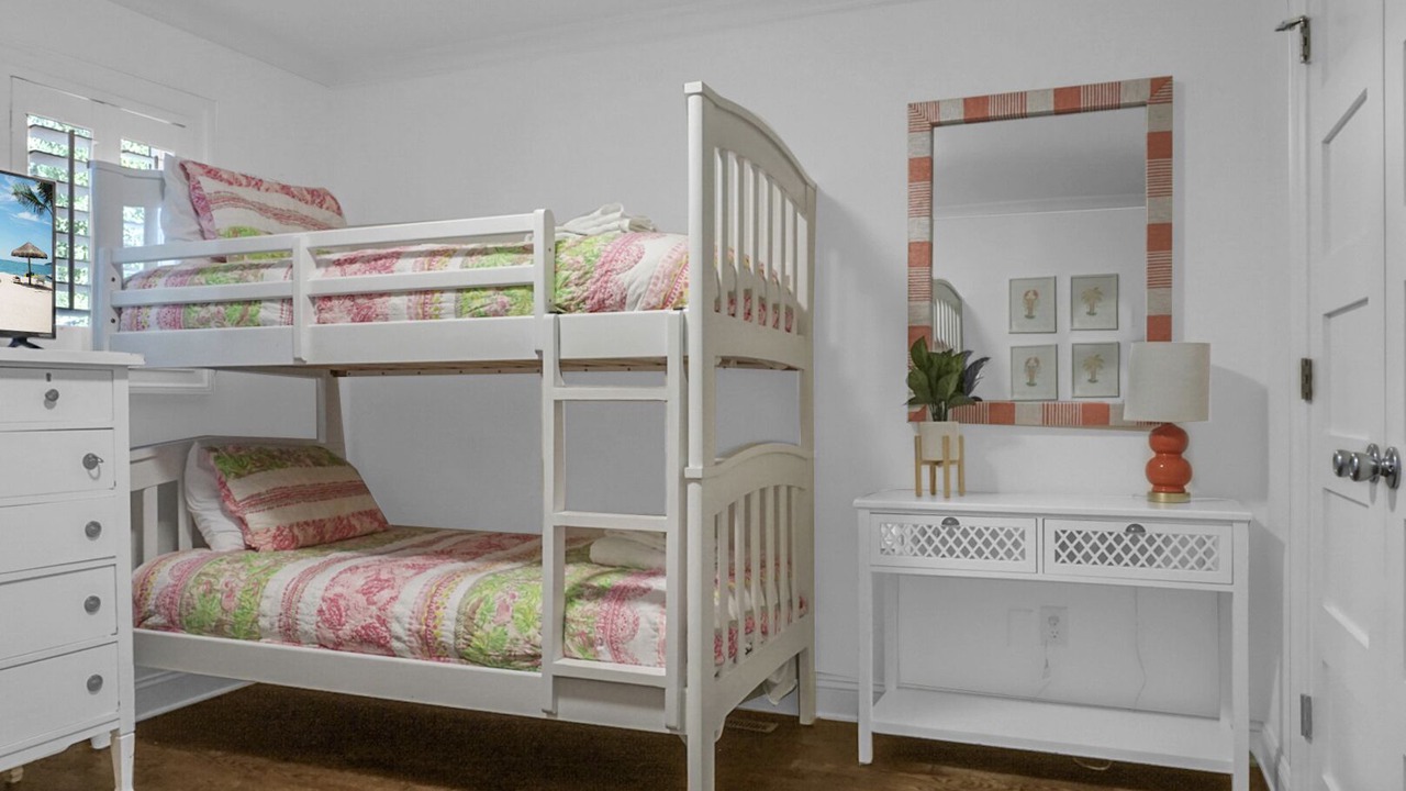 Photo of Bedroom in Twin Oaks