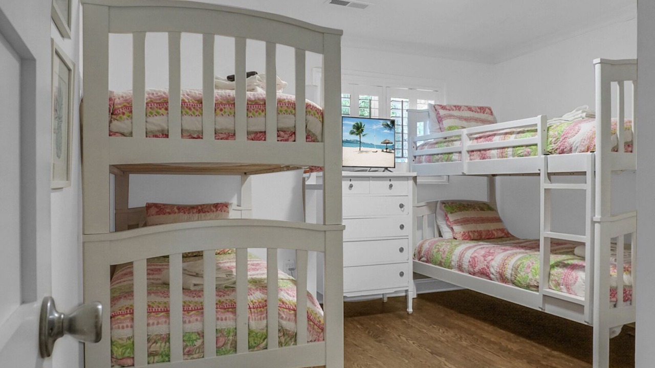 Photo of Bedroom in Twin Oaks