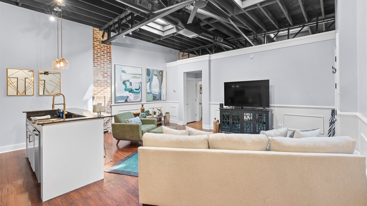 Photo of Livingroom in Downtown Charleston