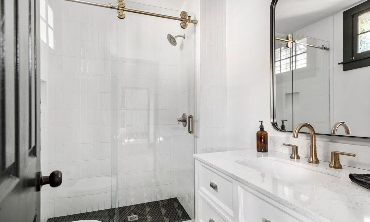 Photo of Bathroom in Cannonborough Elliotborough