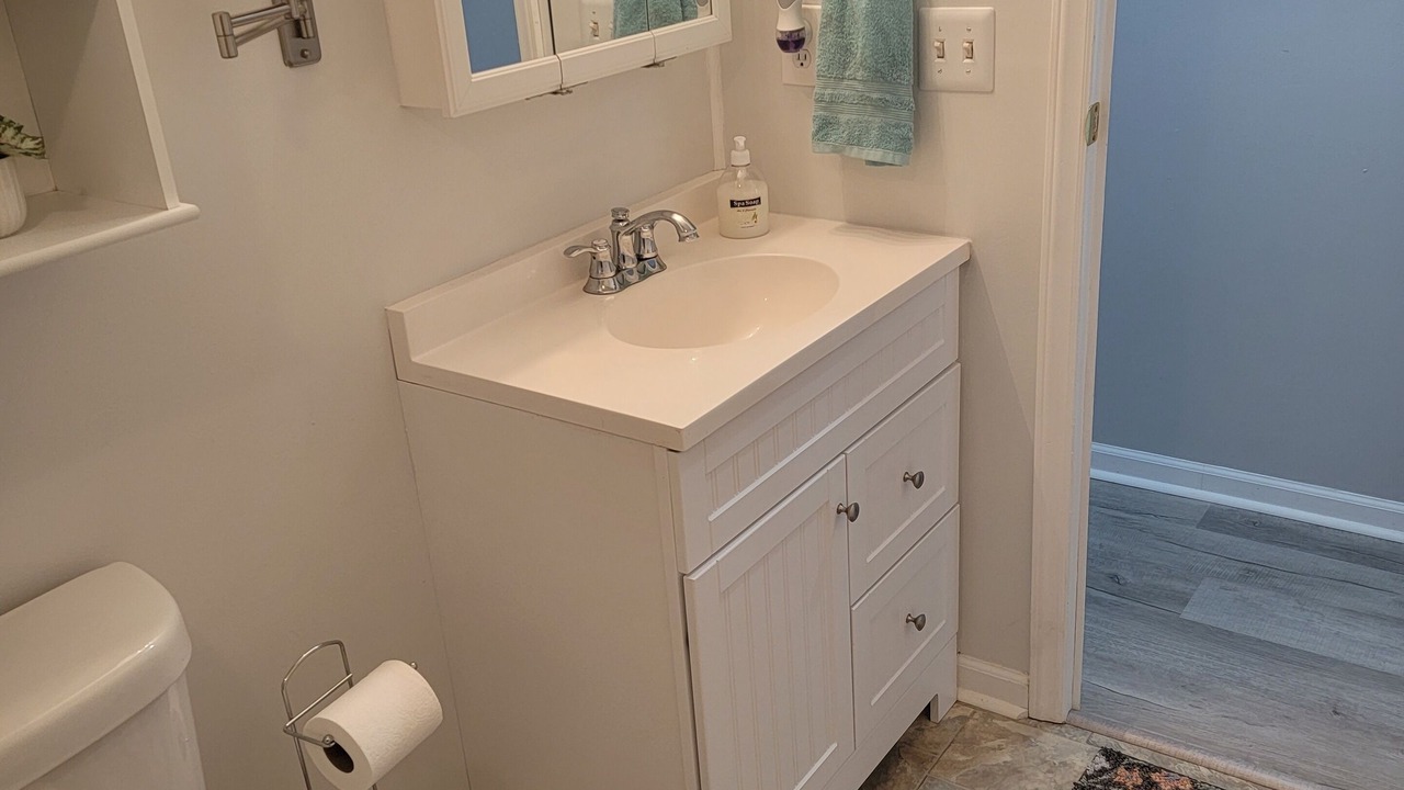 Photo of Bathroom in Garden City