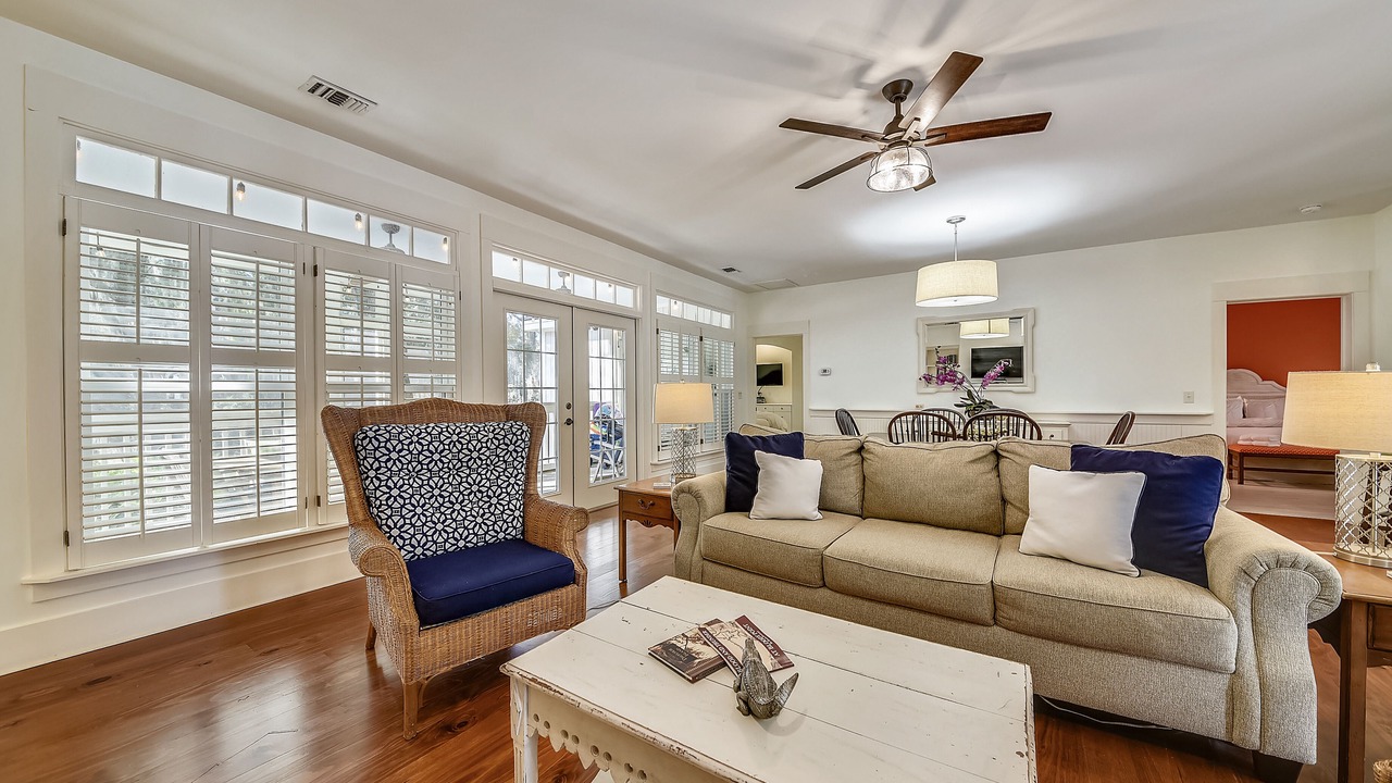 Photo of Livingroom in Melrose on the Beach