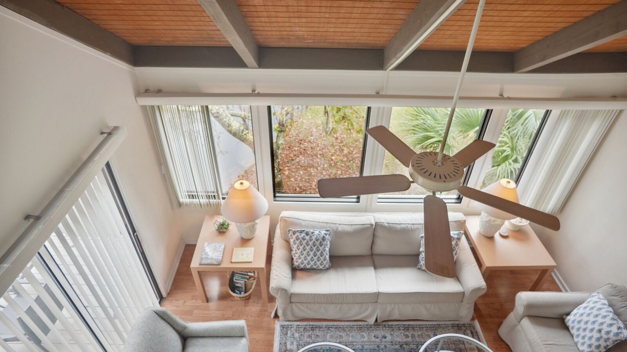 Photo of Livingroom in Night Heron