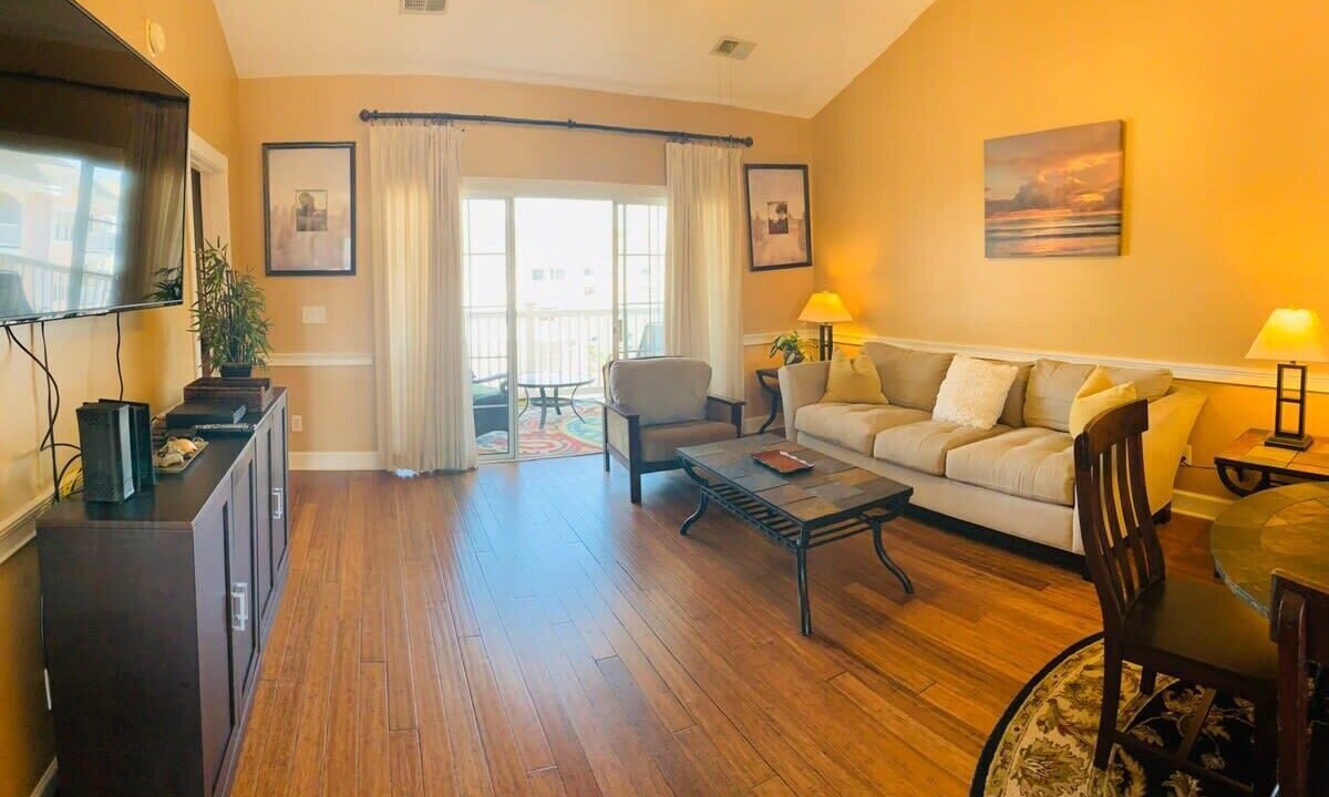 Photo of Livingroom in Central Myrtle Beach