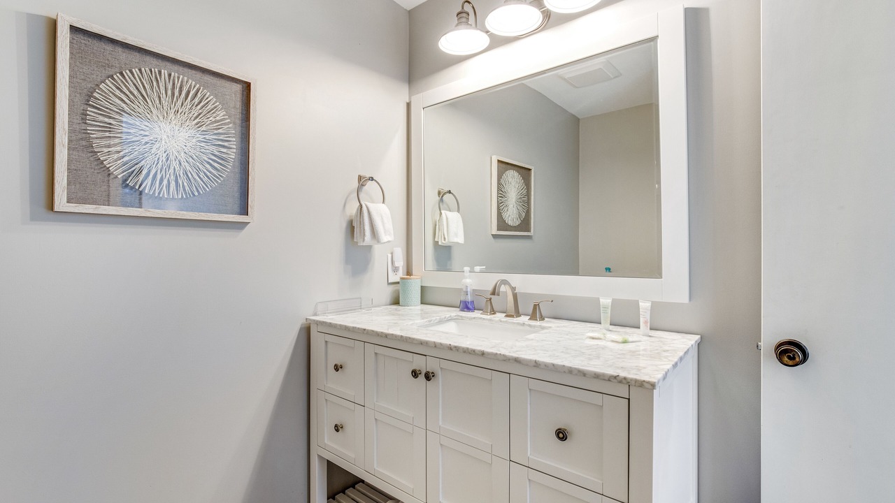 Photo of Bathroom in Sealoft Villas