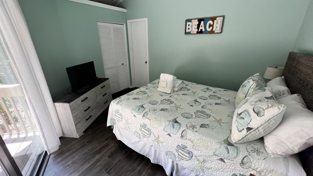 Photo of Bedroom in Night Heron